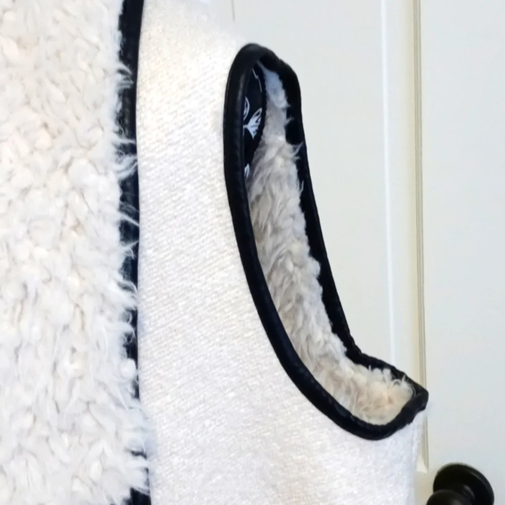 🌫Live A Little🌫 - Faux Fur Shearling Cardigan Vest - Picture 8 of 14